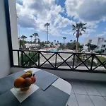 Luxury Ocean View Playa Roca 아파트