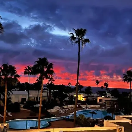 Luxury Ocean View Playa Roca شقة *